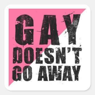Gay gaat niet weg door de witte sticker op het ple