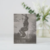 Gay interesseert jonge atleet om te poetsen briefkaart (Staand voorkant)