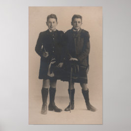 Gay Interest Handsome Young Mannen in Kilts Poster