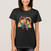 Gay Love Rainbow LGBTQ+ Cute Aesthetic T-shirt (Voorkant)