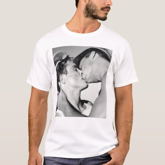 GAY MALE KISS T-Shirt (Voorkant)