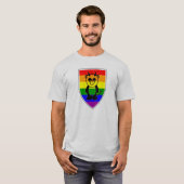 Gay panda-Beer op regenboogvlag T-shirt (Voorkant volledig)
