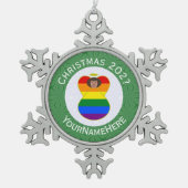 Gay Pride Bruine Huid Engel Kerstvlag Persoonlijk Tin Sneeuwvlok Ornament (Voorkant)