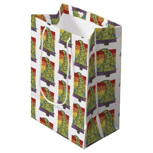 Gay Pride Rainbow - kerstboom Medium Cadeauzakje (Voorkant Gekanteld)