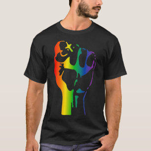 Gay Pride Rainbow, verhoogd met de vuist resistent T-shirt