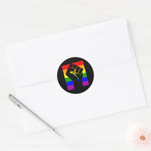 Gay Pride Resist Fist Rainbow Flag LGBTQ Shirt Ronde Sticker (Envelop)