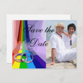 Gay regenboog en trouwringen redden de datum aankondigingskaart (Voorkant / Achterkant)