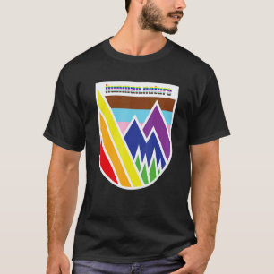 Gay Wandelen   Lgbtq+ Queer Trots Met Bergen Bomen T-shirt