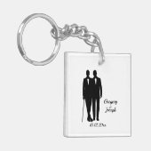 Gay Wedding Grooms met Namen en Datum Sleutelhanger (Voorkant Links)
