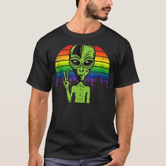 Gaylien Alien LGBT Gay Pride Rainbow Flag UFO T-shirt (Voorkant)