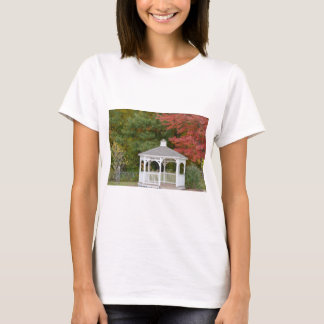 Gazebo - Herfst Uitzicht - New England T-shirt