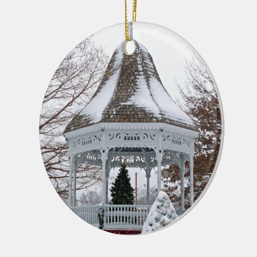 Gazebo in de sneeuw keramisch ornament (Links)