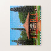 Gazebo in een tuin in Bangalore India. Legpuzzel (Verticaal)