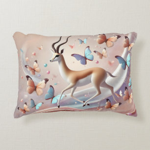 Gazelle en Vlinders Fantasie Kunst Accent Kussen