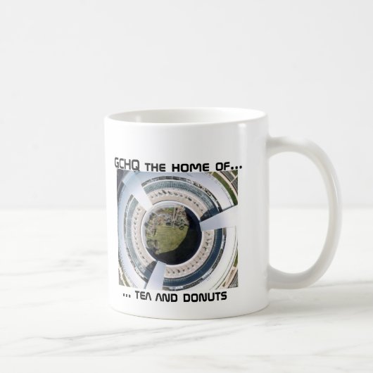 GCHQ Donut, ... thee en donuts, GCHQ thuis... Koffiemok (Rechts)