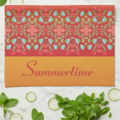 Geaccentueerd met blauwe bloemen en rood theedoek (Gevouwen)