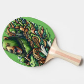 Geanimeerde Beren Rijden op een groene auto Tafeltennisbatje (Zijkant)