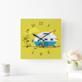 Geanimeerde Camper Trailer Vierkante Klok (Huis)