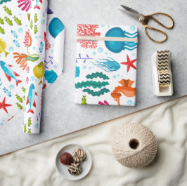 Geassembleerde levensduur van het zee en kleurrijk cadeaupapier