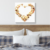 GeAssorteerde seizoenshellen vormen een hartvorm Canvas Afdruk (Insitu (Slaapkamer))