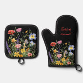 Geassorteerde veld van wilde bloemen op zwart ovenwant & pannenlap set (Voorkant)