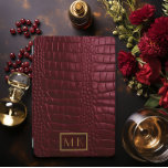 Geavanceerde Bourgogne Krokodil Monogrammed iPad Air Cover<br><div class="desc">Ontdek ongeëvenaarde verfijning met ons stijlvolle en chique Burgundy Red Crocodile iPad Smart Hoesje, een premium aanvulling op uw technische accessoires. Dit Smart Hoesje beschermt niet alleen; het maakt een statement met zijn diep bordeaux rode krokodillenpatroon en gepersonaliseerd monogram accent. Perfect combinerend luxe met functionaliteit, deze cover transformeert uw toestel...</div>