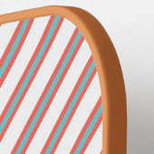 Geavanceerde rode, blauwe en witte diagonaal gestr pickleball paddle (Links Detail)