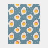 Gebakken eieren op blauw fleece deken (Voorkant)