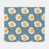 Gebakken eieren op blauw fleece deken (Voorkant (Horizontaal))