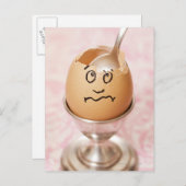 Gebarsten ei met aangetrokken gezicht briefkaart (Voorkant / Achterkant)