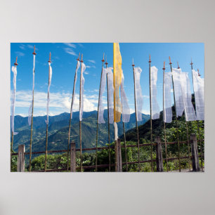 Gebedsvaantjes in de oostelijke bergen van Bhutan Poster