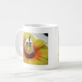 Gebeeldhouwde Vogel in Zonnebloem Art Print Koffiemok (Voorkant links)