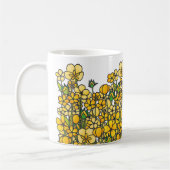 Gebied van gele Buttercup bloemen Koffiemok (Links)