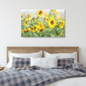 Gebied van reusachtige heldere gele zonnebloemen canvas afdruk (Insitu (Slaapkamer))