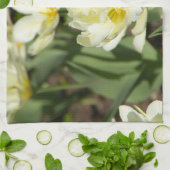 Gebied van witte tulpen Foto Theedoek (Gevouwen)