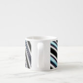 gebogen lijnen sluiten een fractal op espresso kop (Achterkant)