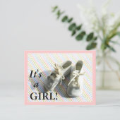 Geboorteaankondiging met  baby booties aankondigingskaart (Staand voorkant)