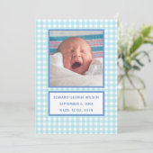 Geboorteaankondigingskaart met blauwe gingham aankondiging (Staand voorkant)