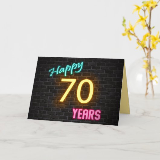 Geboortedag 70 neonteken op baksteen kaart (Gele Bloem)
