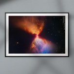 Geboortedatum: Star, James Webb Space Telescope 20 Poster<br><div class="desc">Deze prachtige nieuwe infraroodvisuele shows protoster L1527 verzamelt materiaal van nabijgelegen wolken om de groei te voeden. Deze foto is genomen door de James Webb Space Telescope Near-Infrarood Camera (NIRCam). De protostellaire fase is een van de vroegste fasen van de stellaire evolutie. Deze ster bevindt zich in de vroegste groeistadia...</div>