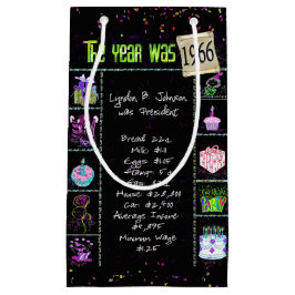 Geboortejaar 1966: Trivia op Black Small Gift Bag Klein Cadeauzakje