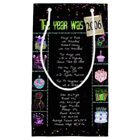 Geboortejaar 2006: Trivia op Black Small Gift Bag Klein Cadeauzakje (Voorkant)