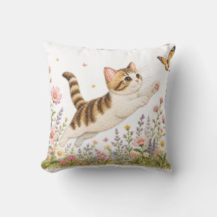 Geborduurd Kitten dat Vlinder najaagt in Wilde Blo Kussen