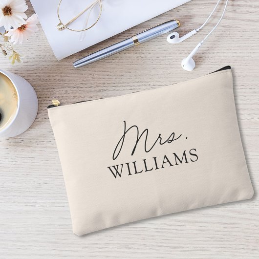 Geborduurde Beige Mrs Elegant Script Etui