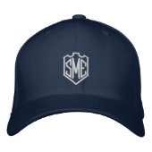 Geborduurde geschenken met monogram en familiewape pet (Voorkant)
