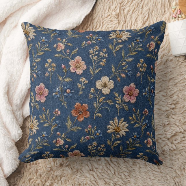 Geborduurde gewone wilde bloemen op denim achtergr kussen (Deken)