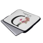 Geborduurde Initiaal D Modern Roze Boho Bloemig Laptop Sleeve (Voorkant onderkant)