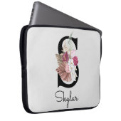 Geborduurde Initiaal S Roze Boho Bloemig Laptop Sleeve (Voorkant Rechts)