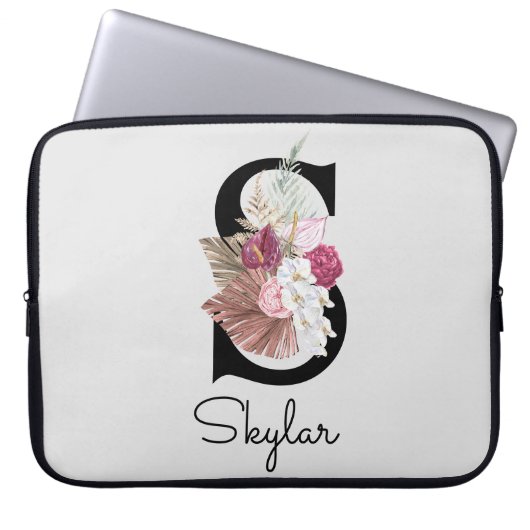 Geborduurde Initiaal S Roze Boho Bloemig Laptop Sleeve (Voorkant)