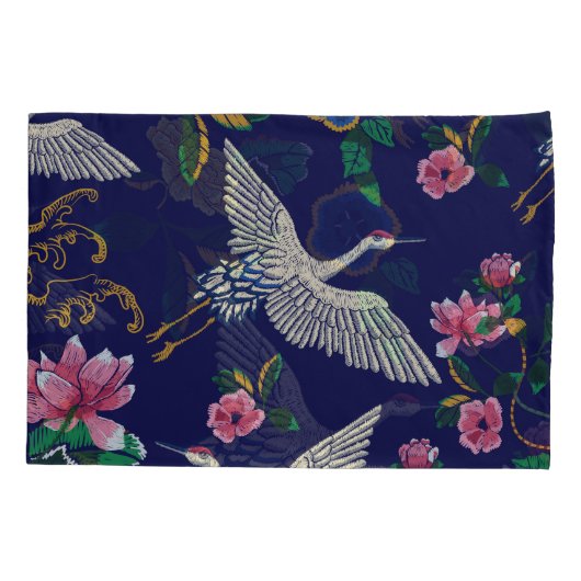 Geborduurde kranen en bloemen,  naadloos p kussensloop (Achterkant)